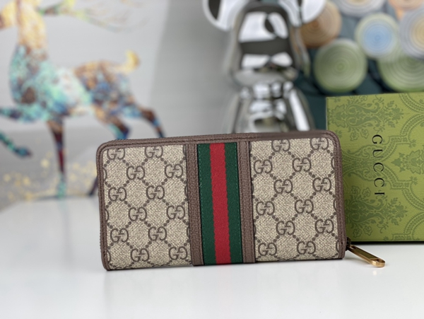 グッチ財布コピー背面デザイン